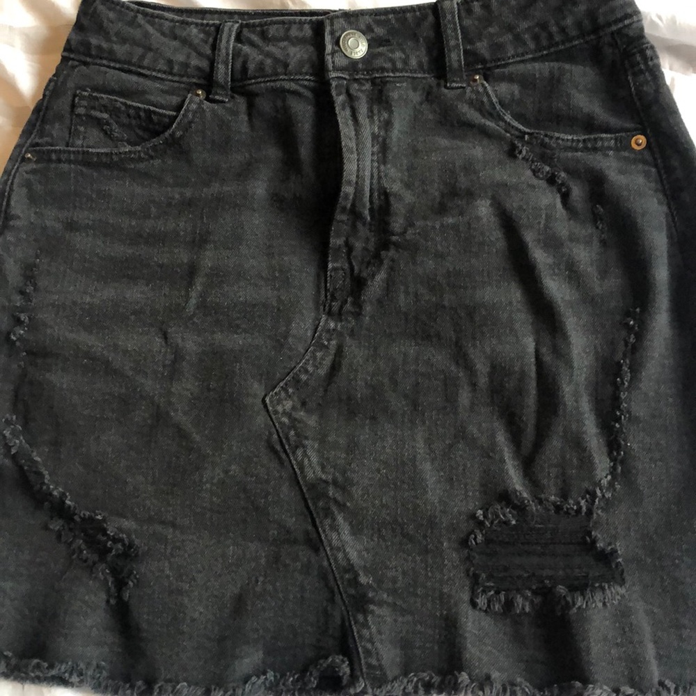WILD FABLE DISTRESSED BLACK DENIM SKIRT